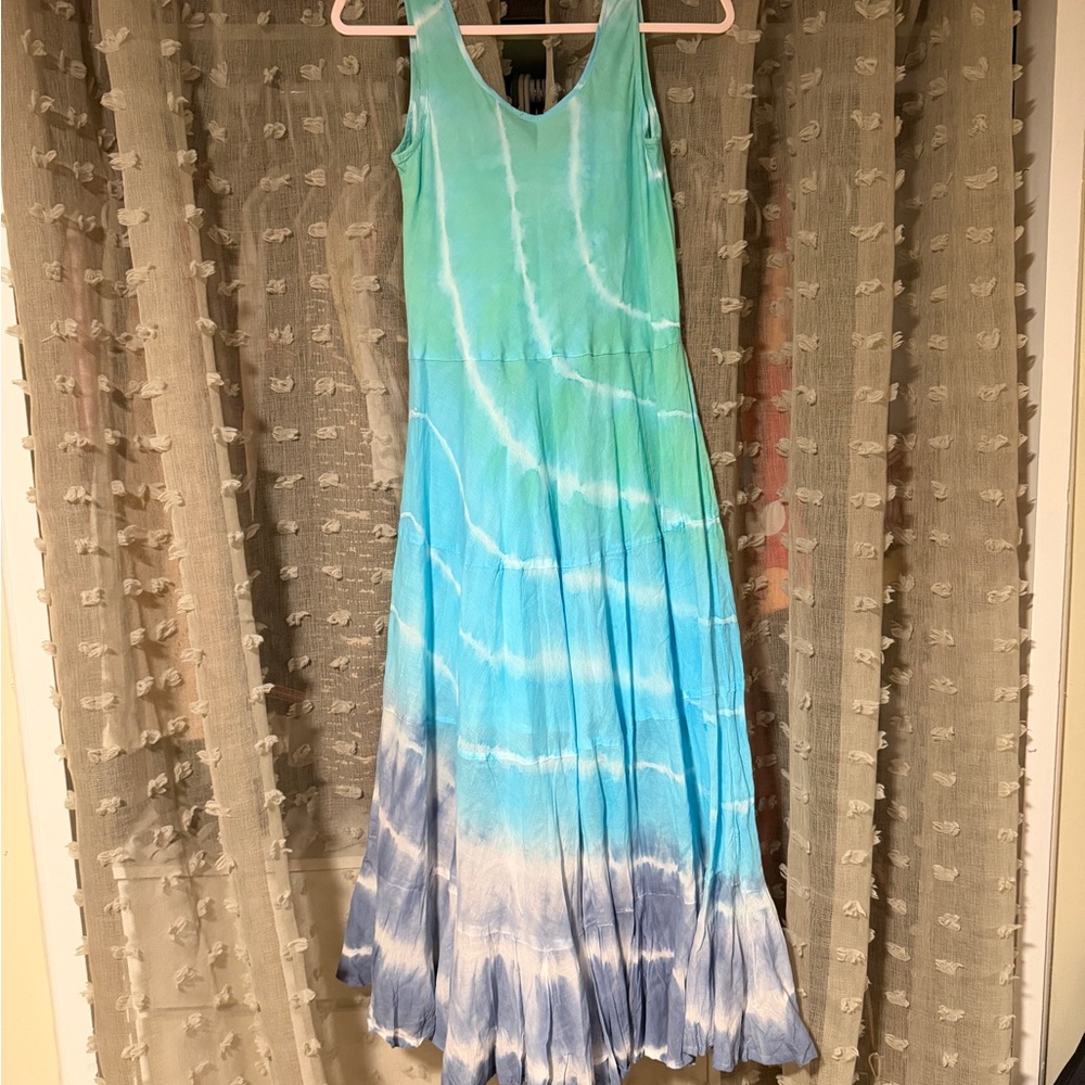 Elegant Tie-Dye Maxi Dress in Blue and Green